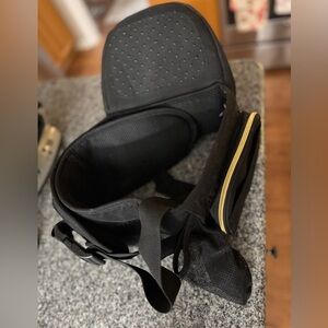 TushBaby Black/Gold Baby Seat/Bag